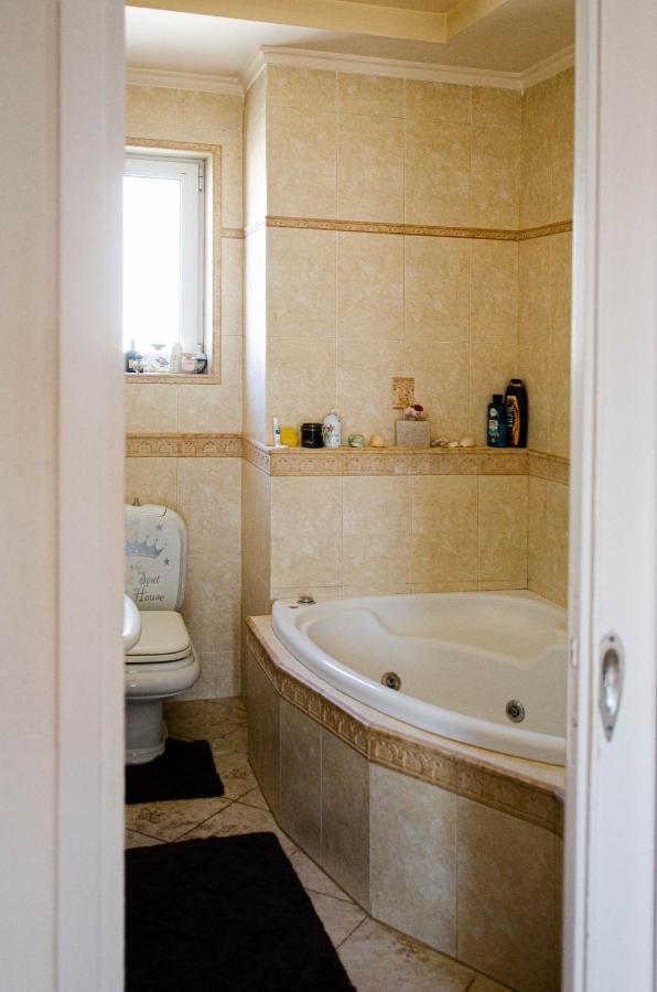 Aigio Park Apartment Екстериор снимка